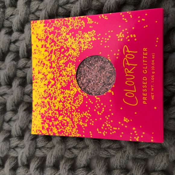 Glitter Eyeshadow - Picture 1 of 2